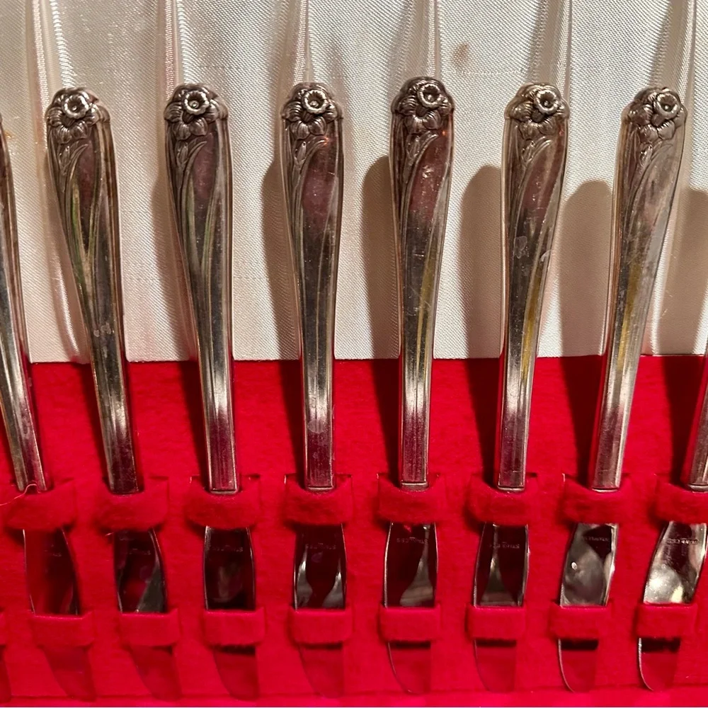 50s Silver-plated Daffodil Pattern Cutlery Set 12 in Wooden Case